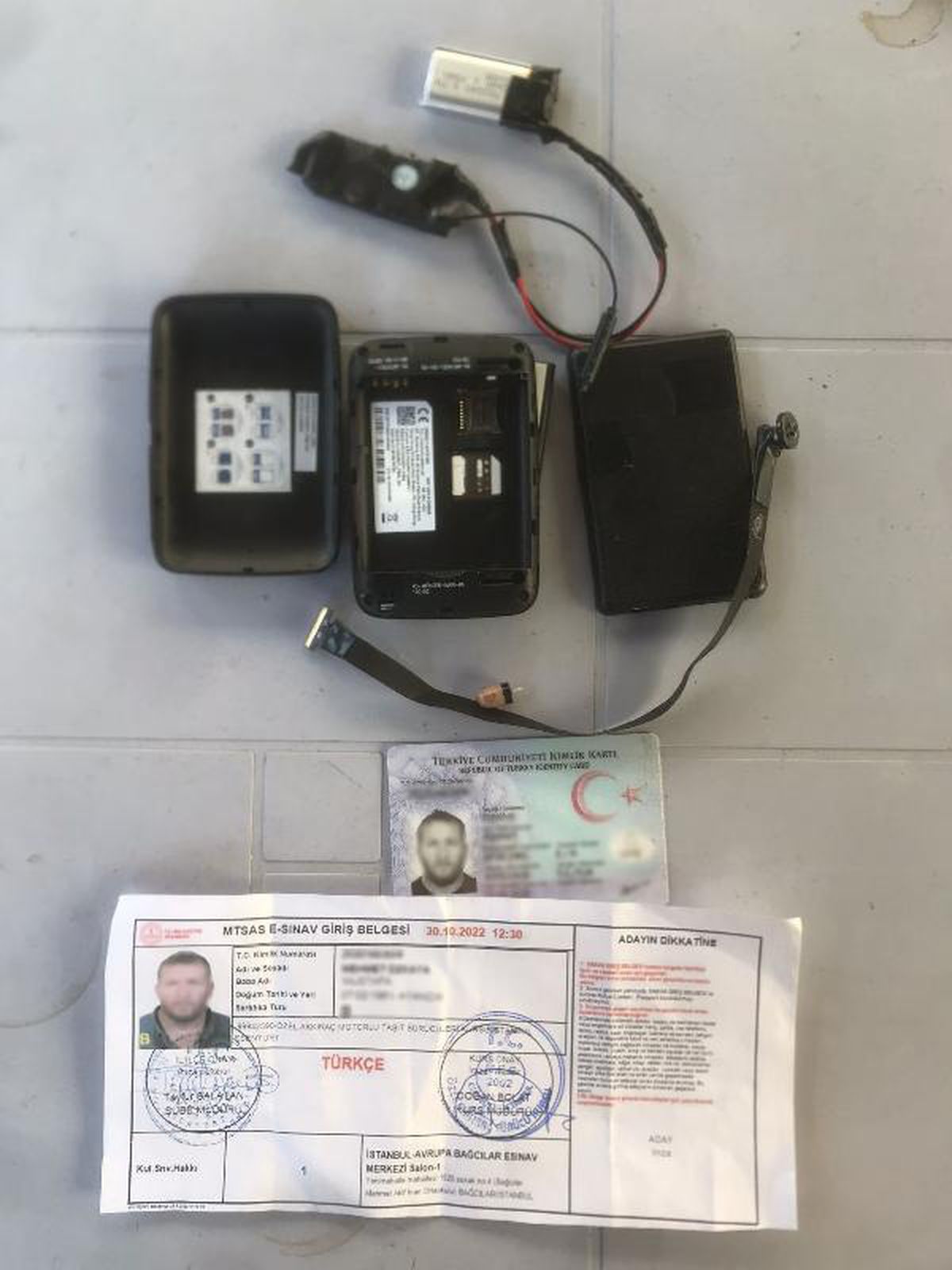 Bağcılar\'da ehliyet sınavında kopya çekmek isteyen 2 şüpheli yakalandı