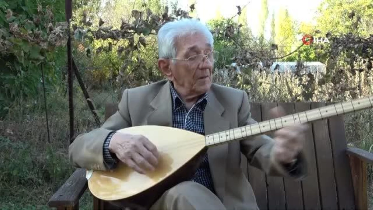 Çocukluk hayali olan şarkıcılığa 82 yaşında kavuştu
