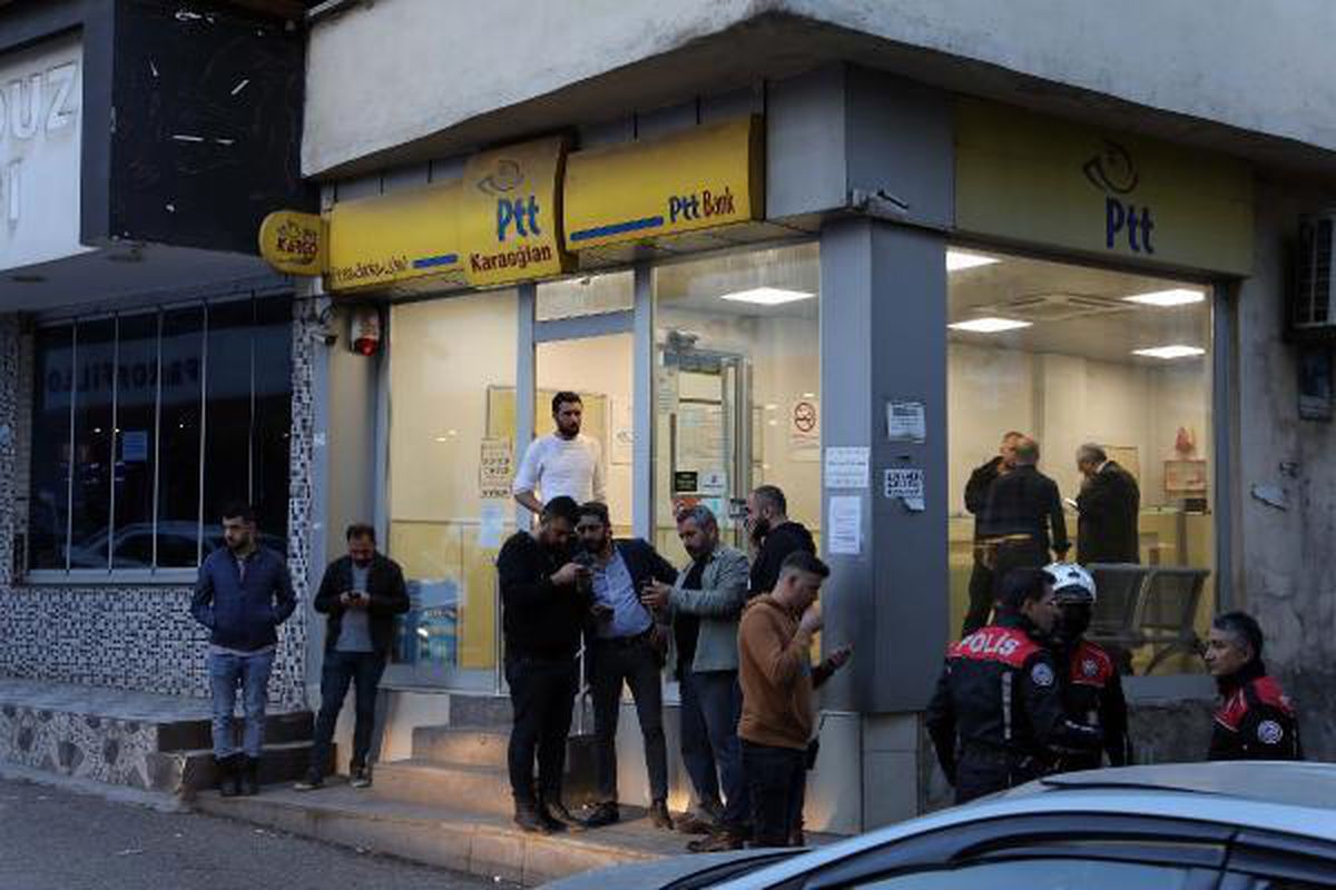 GAZİANTEP\'TE PTT ŞUBESİNDE SOYGUN
