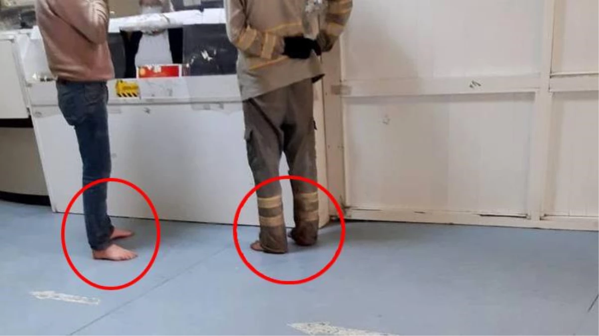 Osmaniye\'de hastane kirlenmesin diye çamurlu ayakkabılarını çıkarıp içeri girdiler