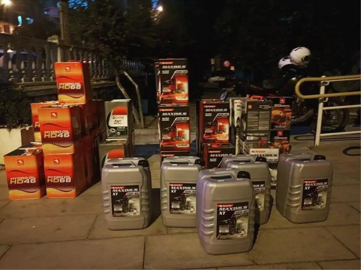 İzmir'de belediye deposundan motor yağı çaldıkları öne sürülen 2 personel tutuklandı