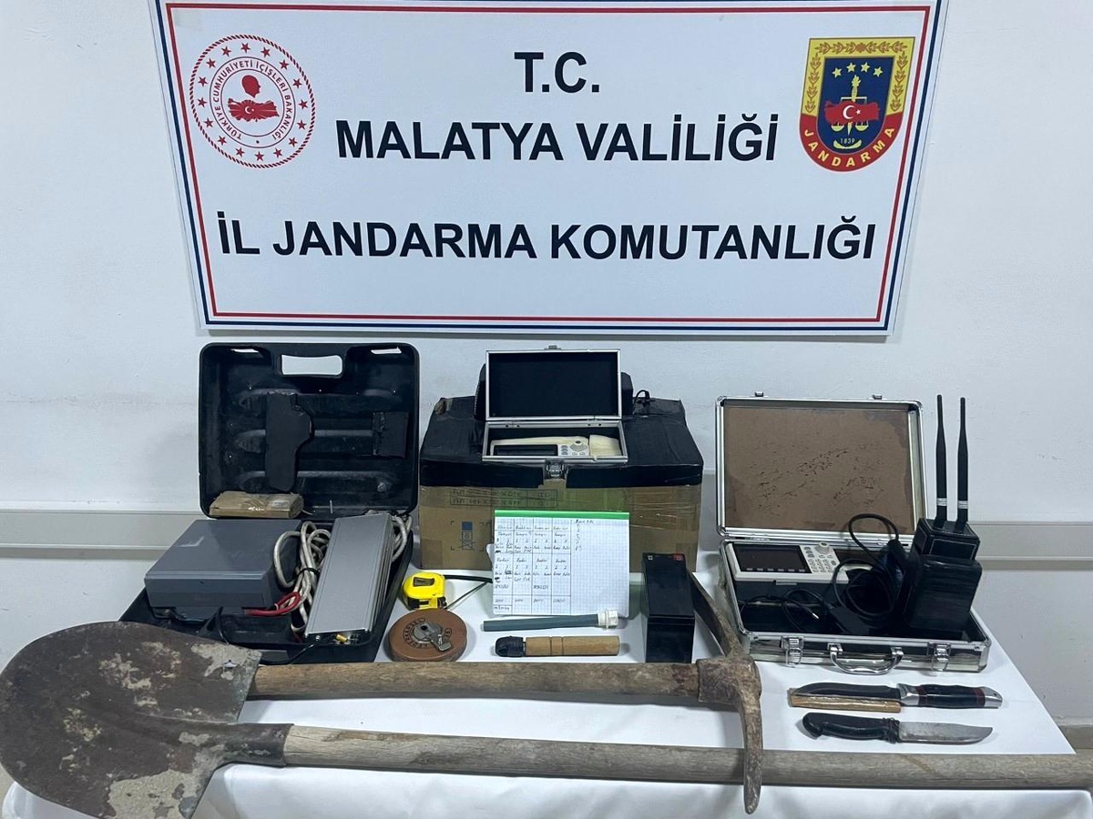 Jandarmadan kaçak kazıya suçüstü