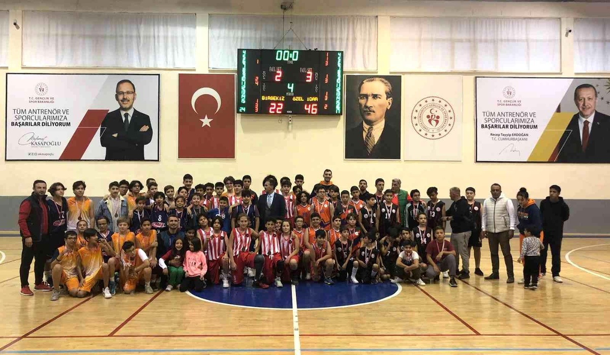 Karaman\'da düzenlenen basketbol turnuvası sona erdi