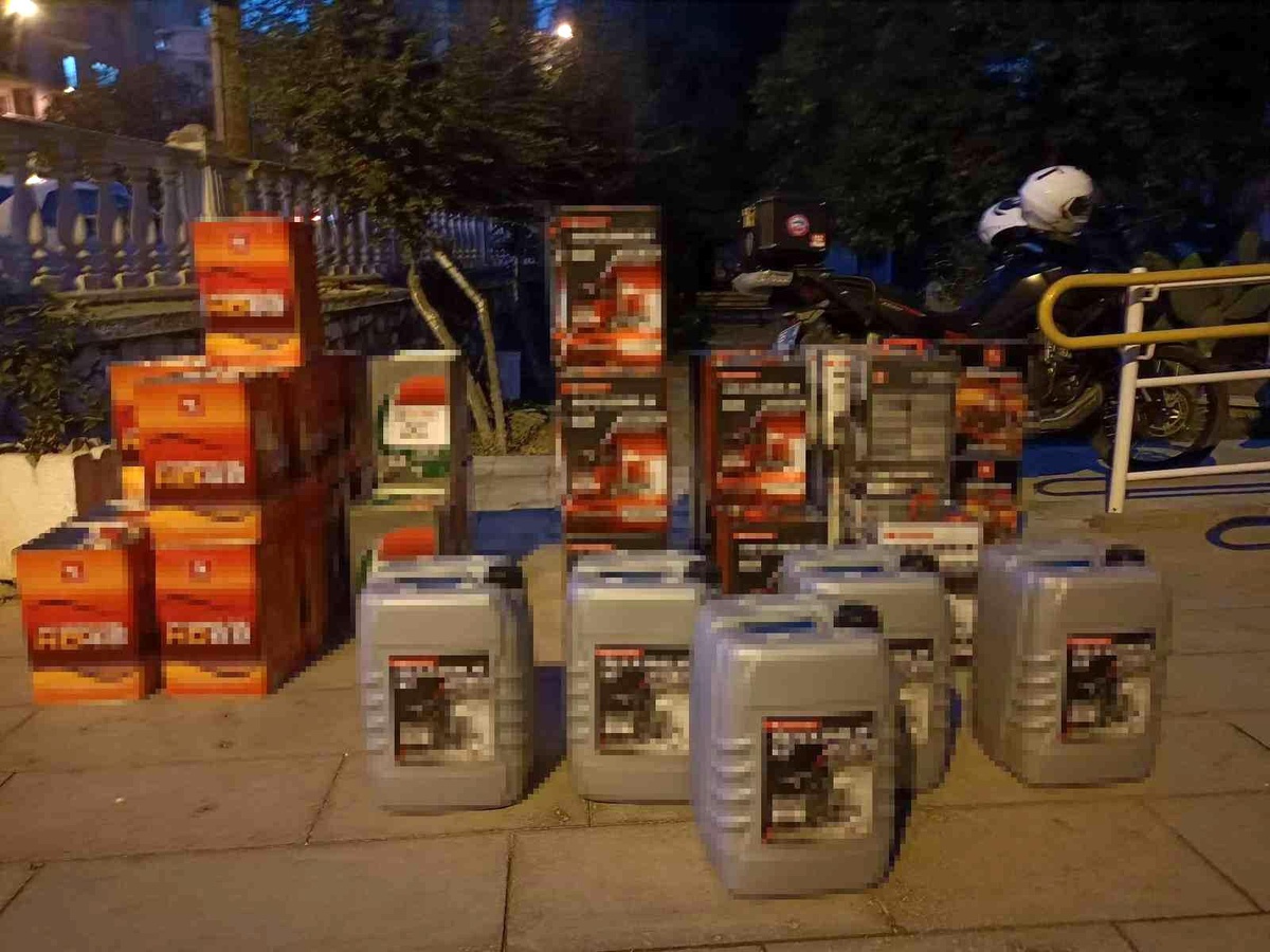 Seferihisar Belediyesinden motor yağı çalan 2 personel tutuklandı