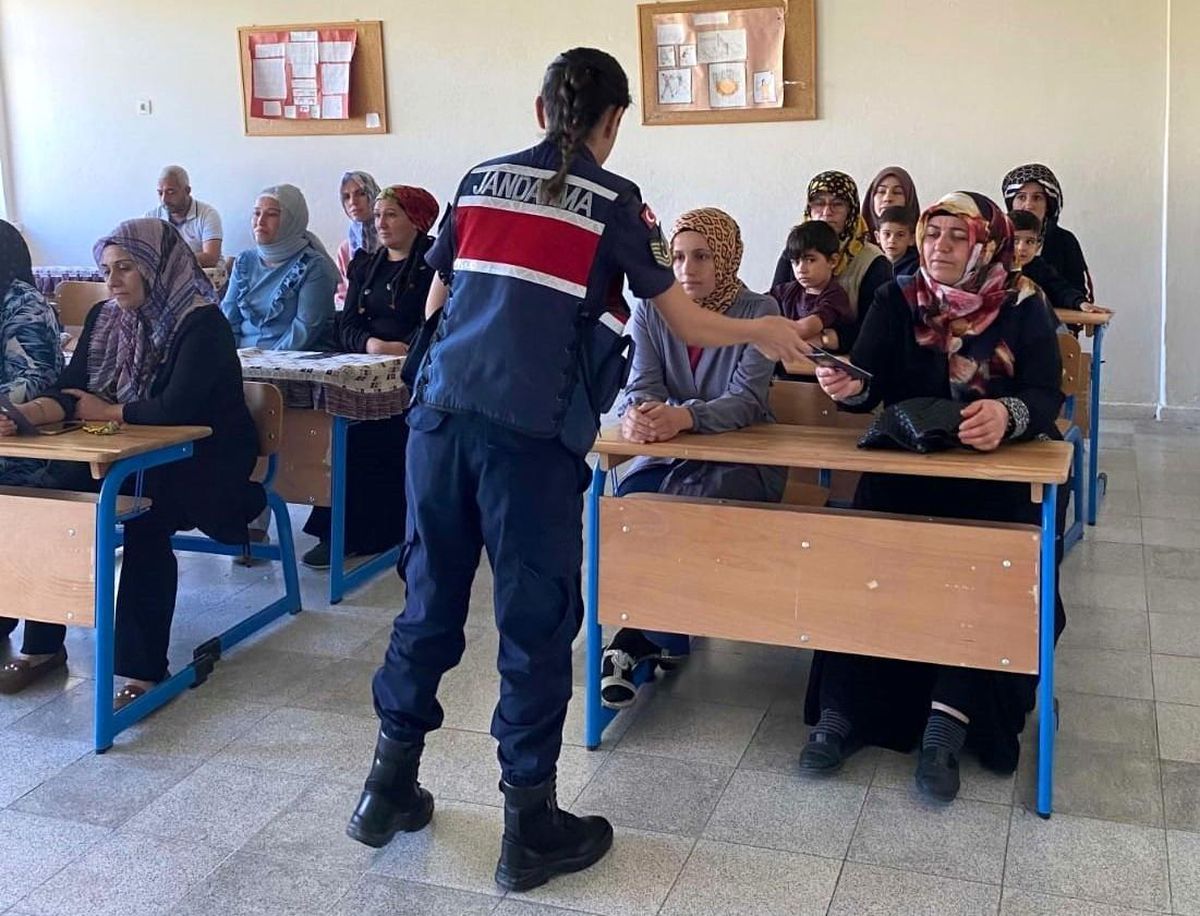 Söke ve Kuyucak\'ta öğrenci velileri Jandarma tarafından bilgilendirildi