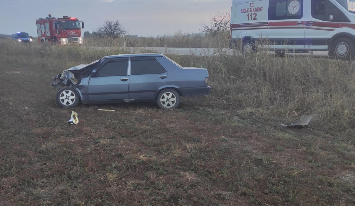 Tekirdağ\'da traktör ile otomobilin çarpışması sonucu 1 kişi öldü