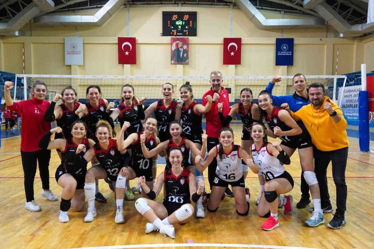 TVF Kadınlar 2. Ligi: Bilecik Belediye Spor Kadın Voleybol Takımı: 3 MFA Zonguldak DSİ: 1