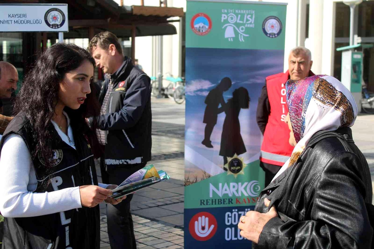 Vatandaşlar Narkotik Suçlarla İlgili Bilgilendirildi