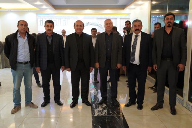 Aşiret düğününde gelinle damada 1,5 milyon liralık takı ve para Aşiret düğününde gelinle damada 1,5 milyon liralık takı ve para