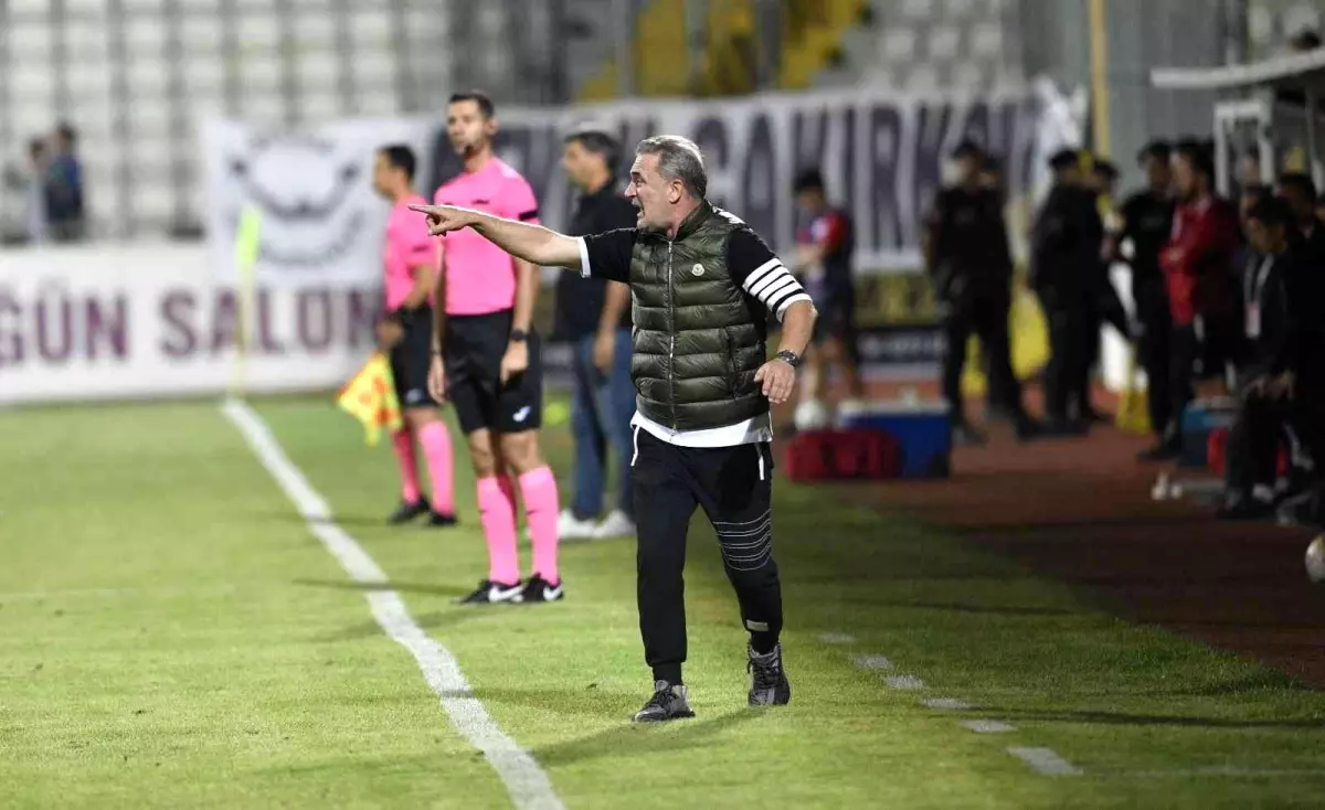 Bursaspor Teknik Direktörü Tahsin Tam istifa etti