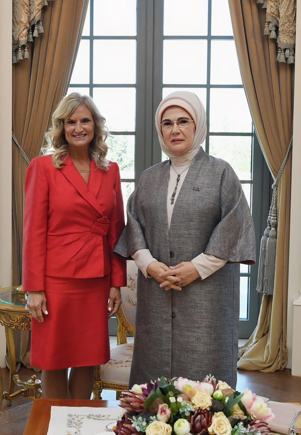 Emine Erdoğan, ABD\'nin Ankara Büyükelçisi\'nin eşi Cheryl Flake ile bir araya geldi