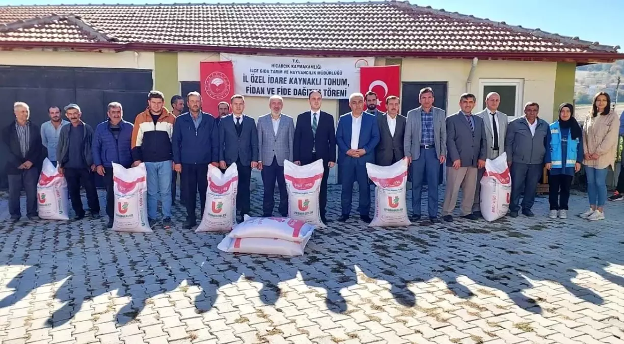 Hisarcık\'ta çiftçilere yüzde 50 hibeli 40 ton arpa ve buğday tohumu dağıtıldı