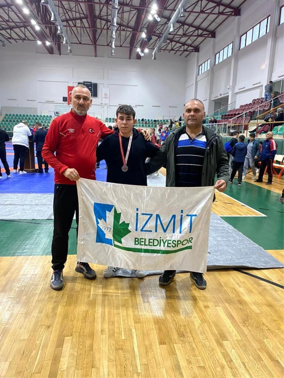 İzmit Belediyesporlu güreşçi, Cumhuriyet Kupası\'nda ikinci oldu