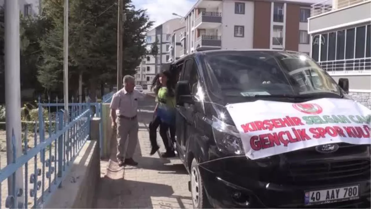 Masa tenisi antrenörü müezzinin eğitim verdiği öğrenciler il birincisi oldu