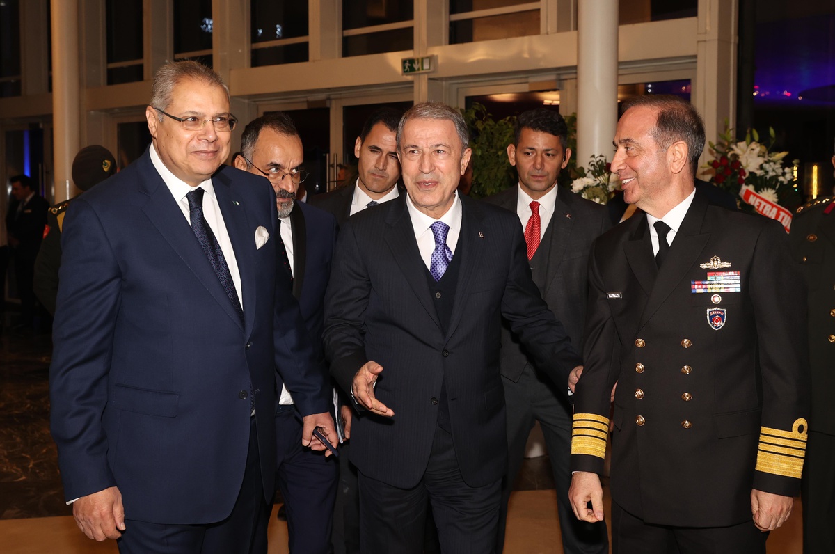Milli Savunma Bakanı Akar, Cezayir Bağımsızlık Günü resepsiyonuna katıldı