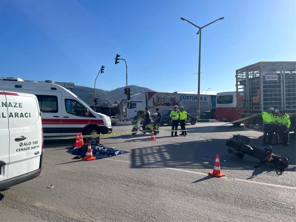 Osmaniye\'de kamyon elektrikli bisiklete çarptı: 1 ölü, 1 ağır yaralı