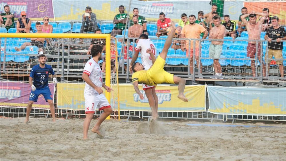 Plaj Futbolunda Şampiyon Seferihisar Belediyesi Cittaslow