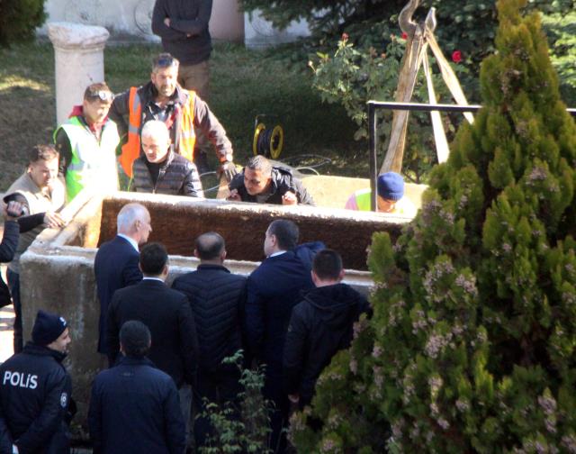 Roma dönemine ait lahitten insan kemikleri çıktı Roma dönemine ait lahitten insan kemikleri çıktı