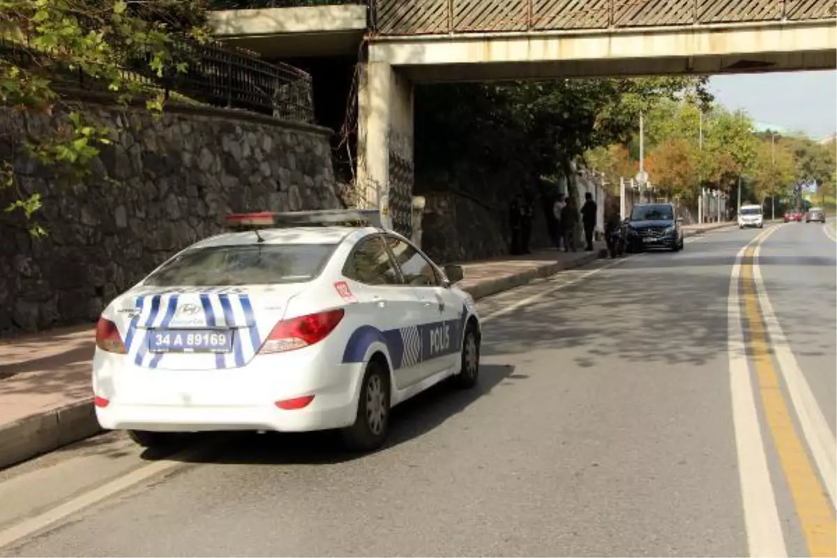 Şişli'de motosikletli iki şüpheli dövizci kuryesinden 50 bin dolar gasbetti