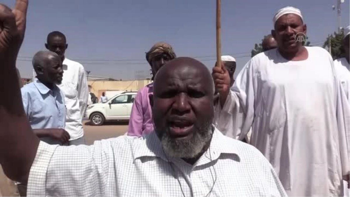 Sudan\'da yüzlerce kişi "dış müdahaleyi" protesto etti