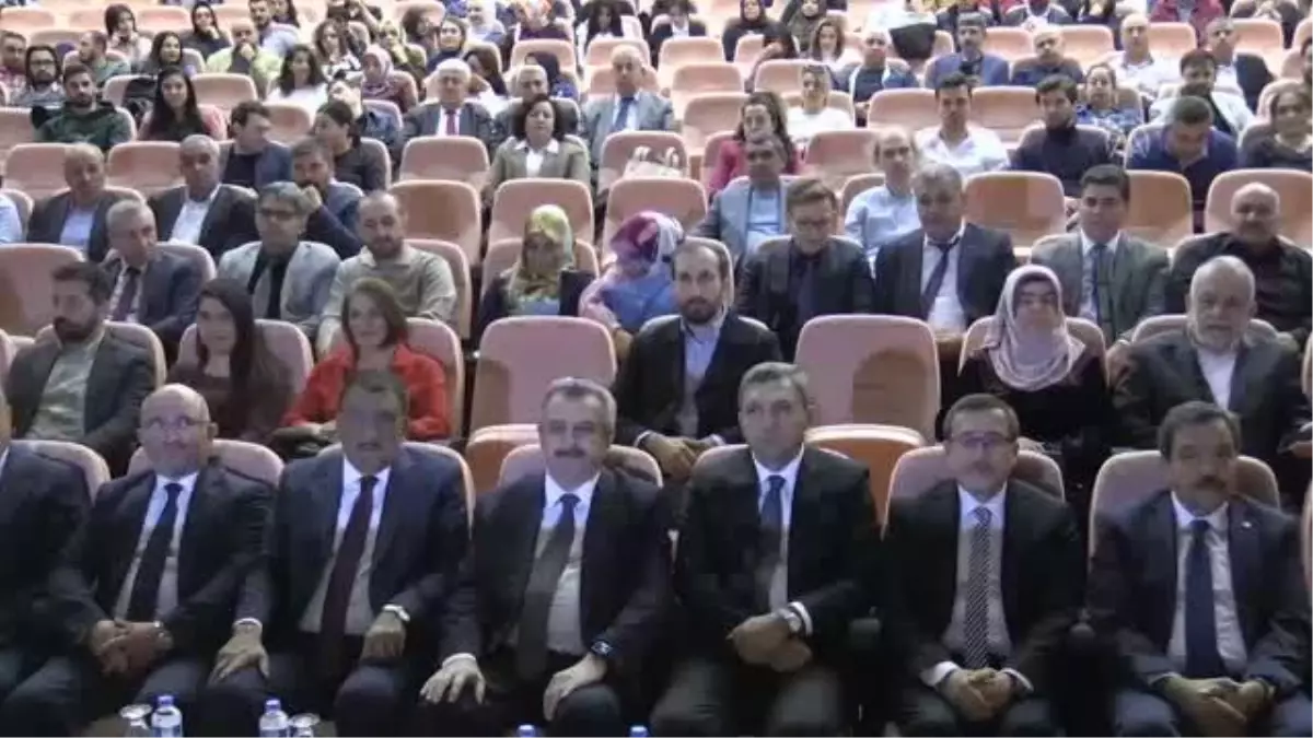 "Türkiye\'de Tekstil ve Hazır Giyimde Markalaşma ve Sektörün Geleceği" paneli