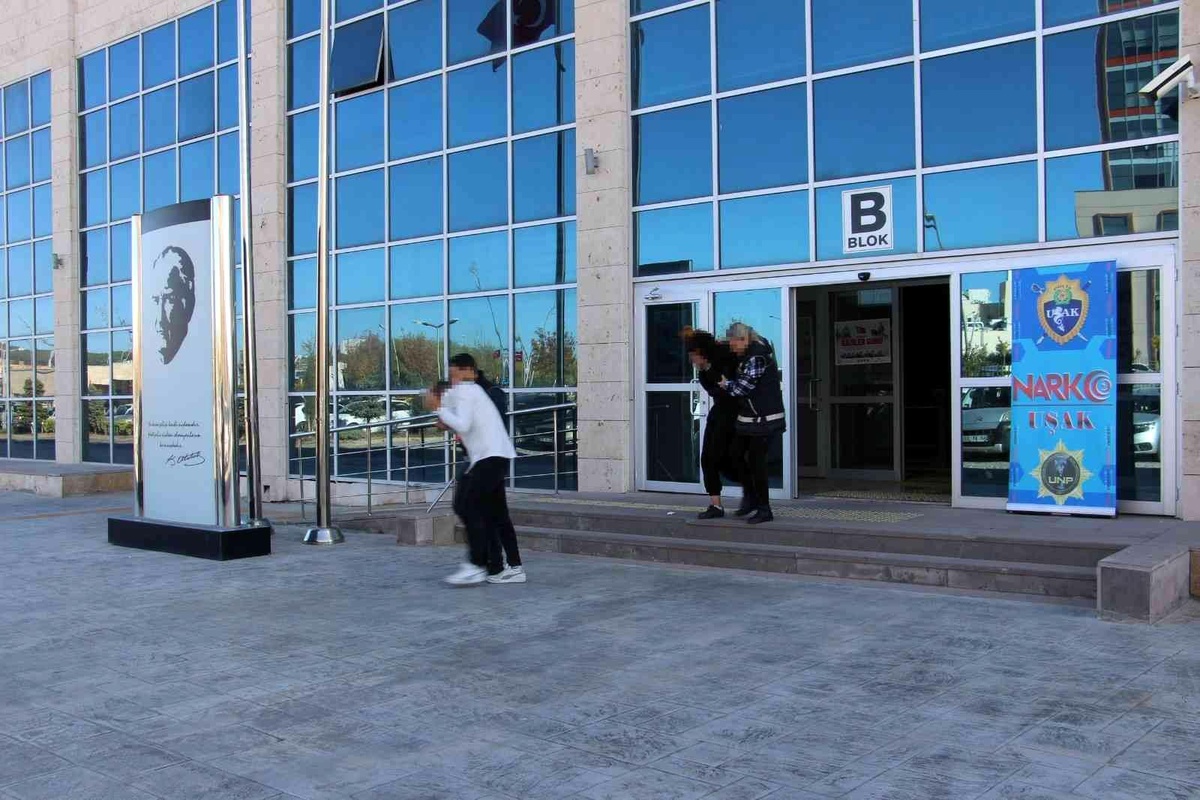 Uşak\'ta 2 uyuşturucu taciri tutuklandı