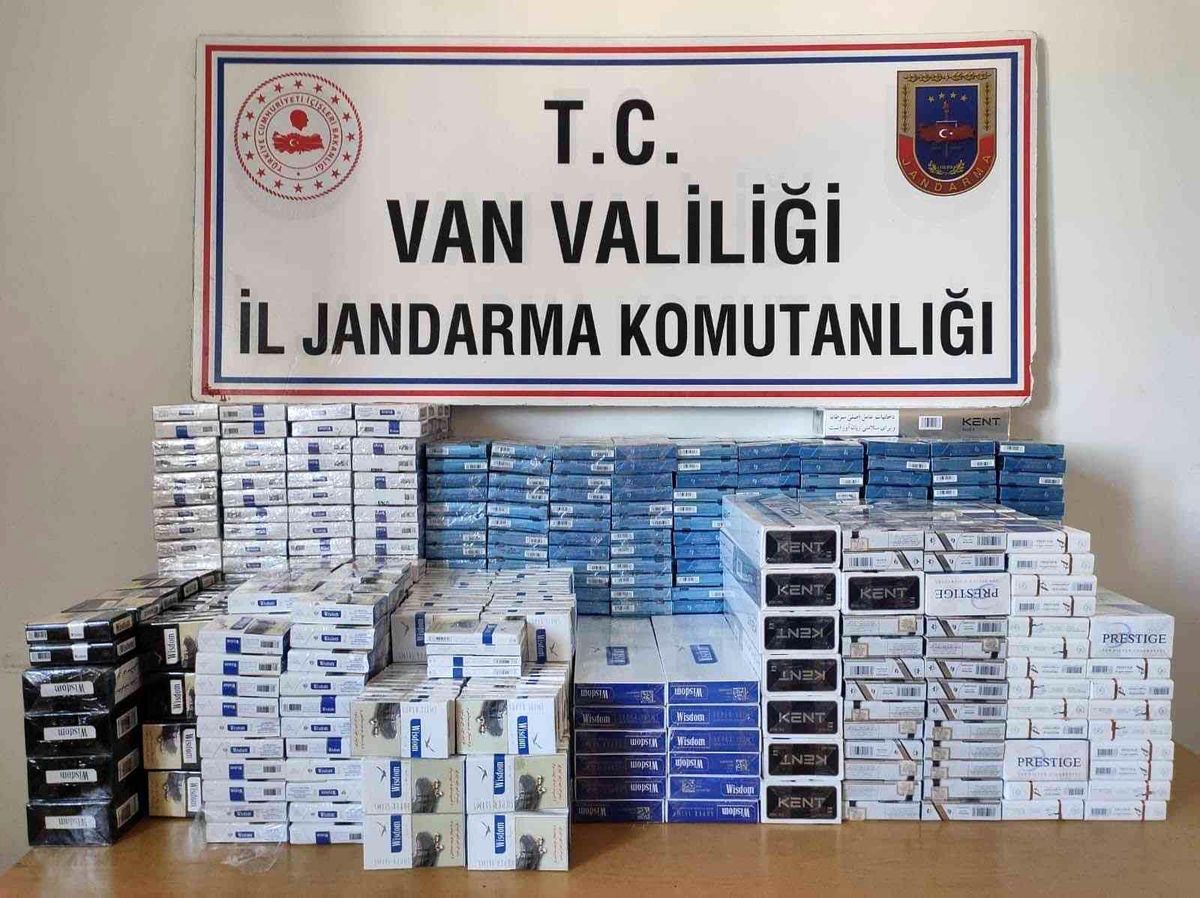 Van\'da 15 bin 128 paket kaçak sigara ele geçirildi