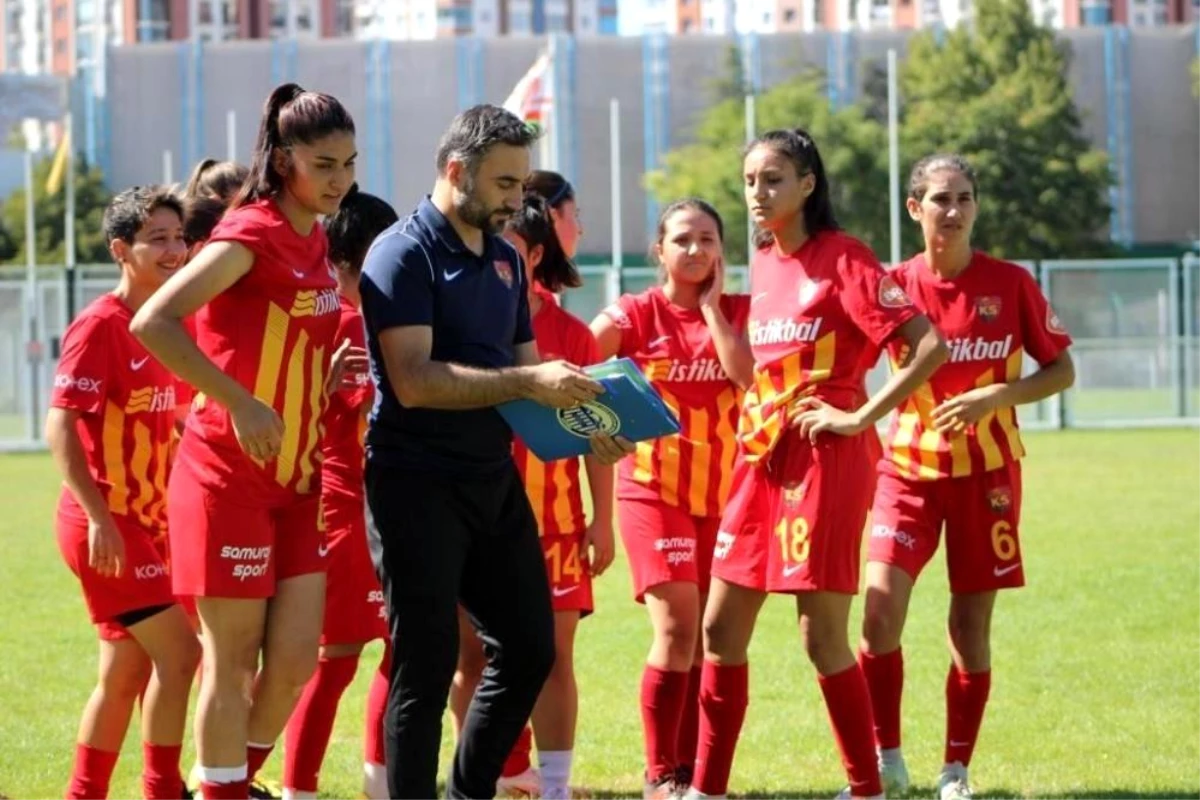 Yukatel Kayseri Kadın FK hafta içi mesaisinde