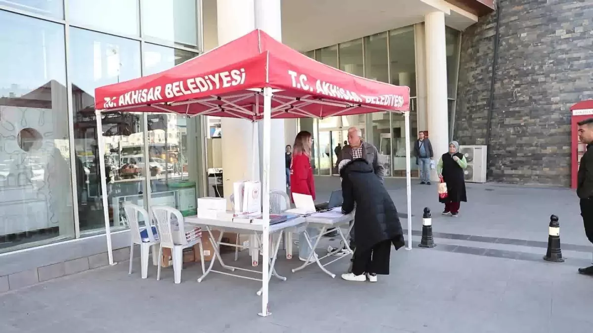 Akhisar Belediyesi\'nden, Üniversiteye Hazırlanan Gençlere Eğitim Desteği