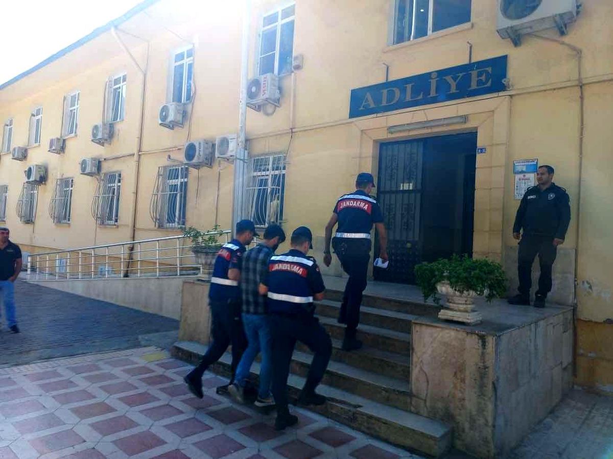 Aydın\'da aranan şahıslar jandarmadan kaçamadı