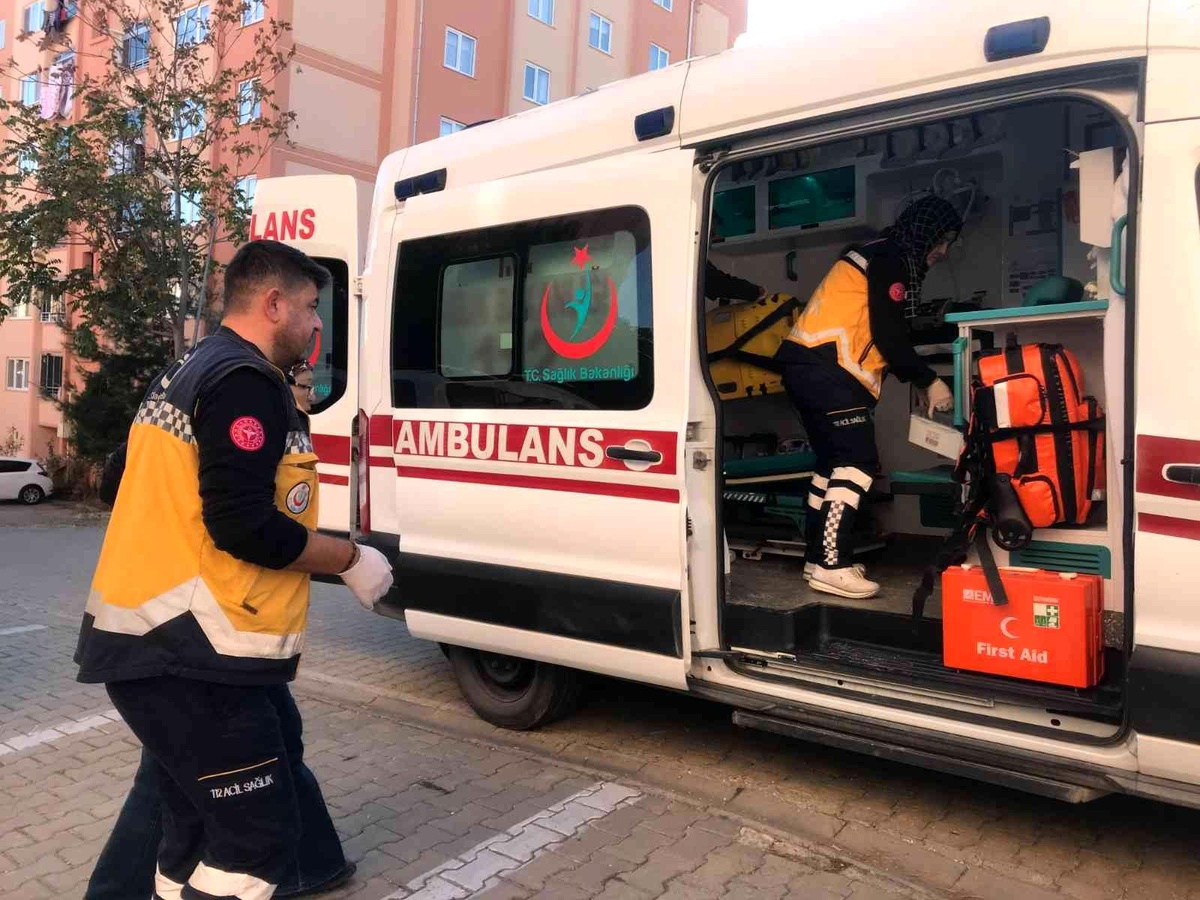 Bilecik\'te seyir halindeki elektrikli motosikletin devrilmesi sonucu sürücü yaralandı