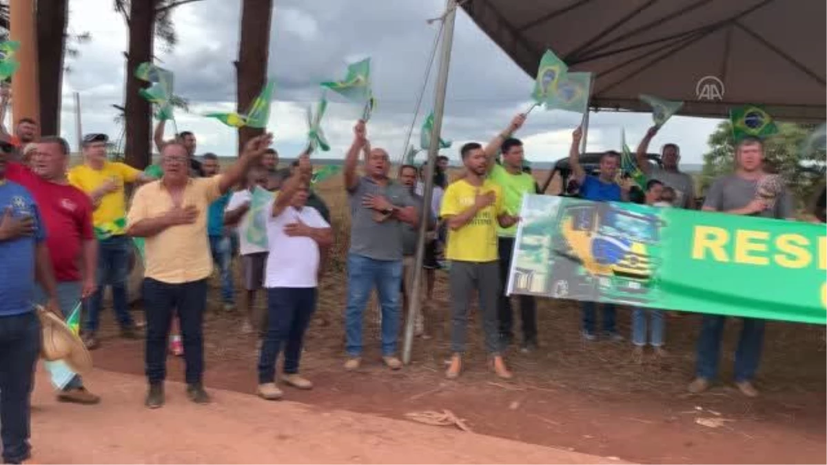 Brezilya\'da Bolsonaro\'nun seçim yenilgisinin ardından kamyoncular yolları kapattı