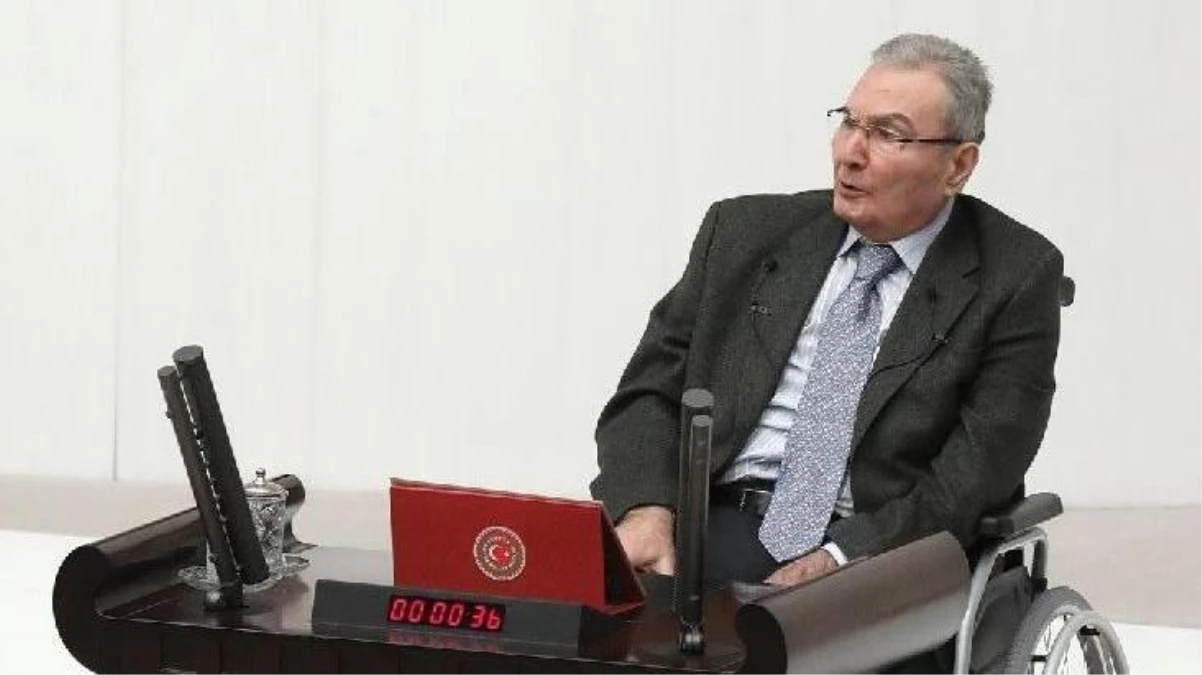 CHP\'den istifa edeceği iddia ediliyordu! Eski CHP Genel Başkanı Deniz Baykal, ilk kez konuştu