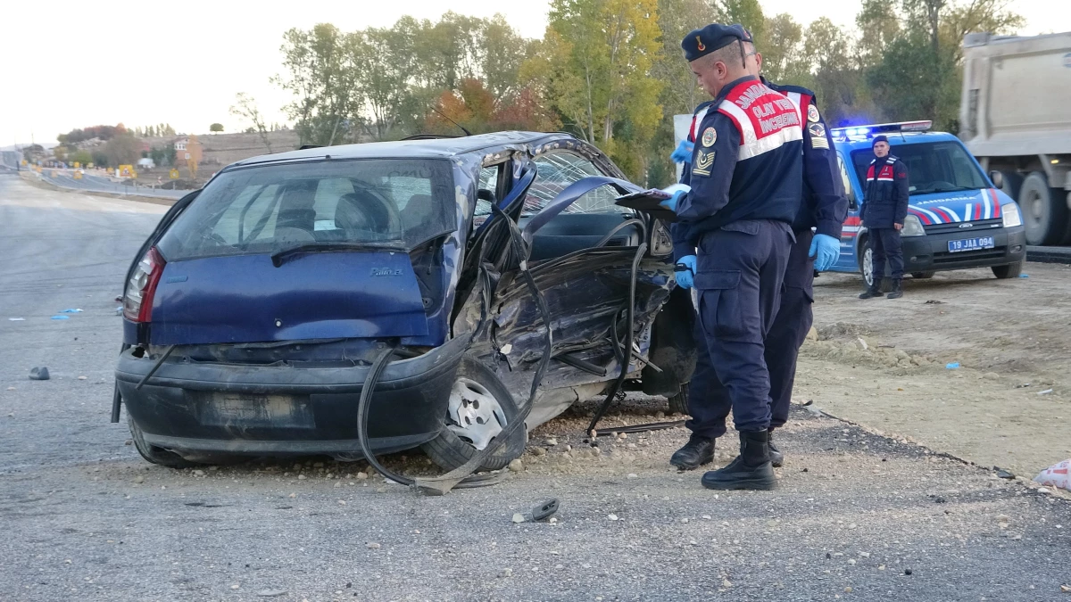 Çorum\'daki trafik kazasında biri hamile 3 kişi hayatını kaybetti