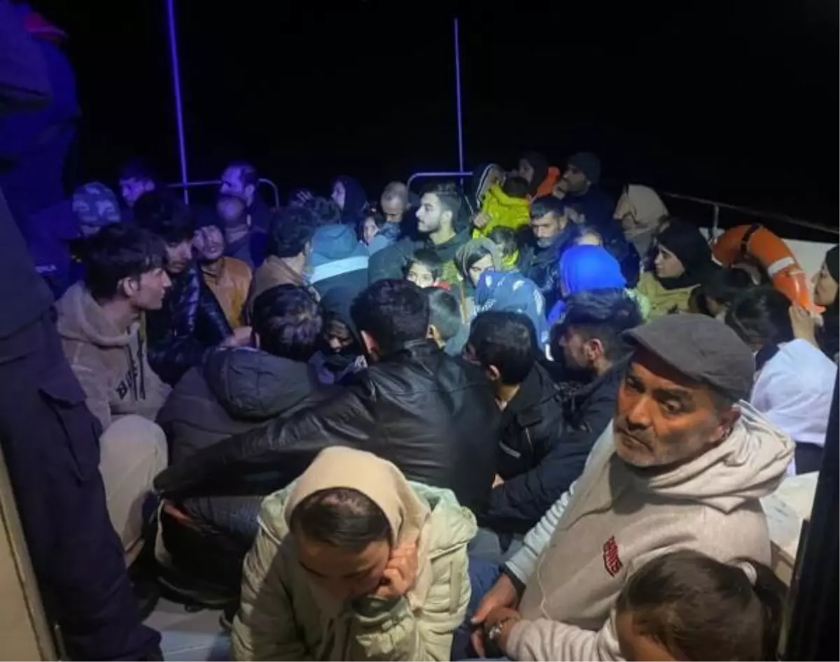 Datça'da 1 Türk vatandaşı ile 104 kaçak göçmen kurtarıldı