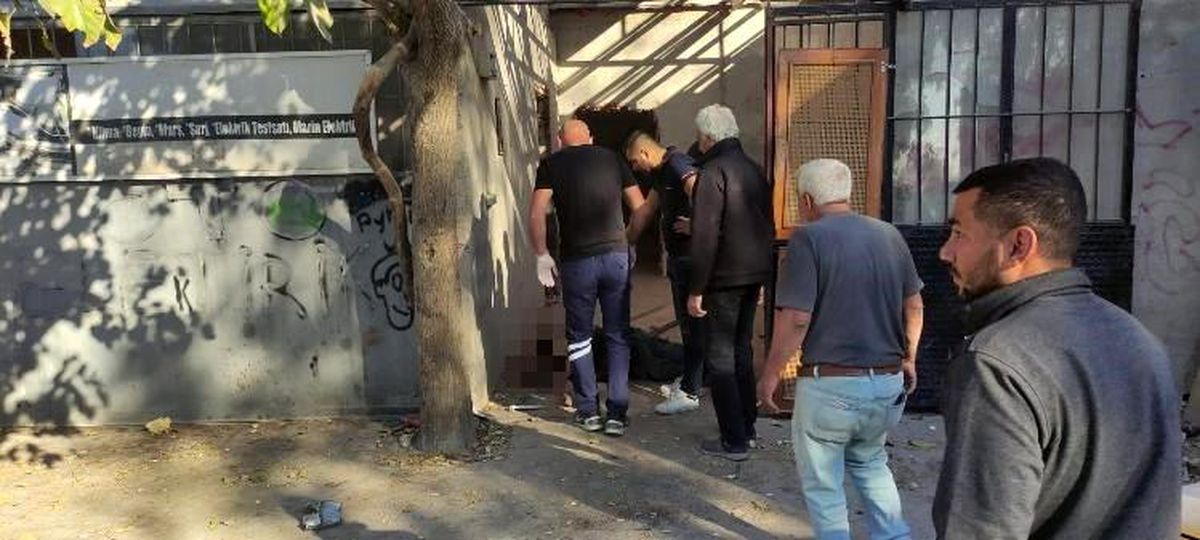 Didim\'de duvardan düşen adam hayatını kaybetti