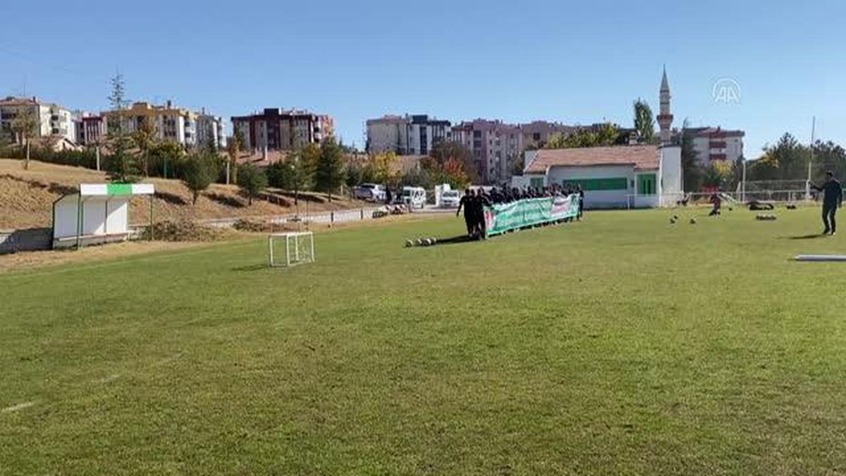 Futbolcular ağaçlandırma çalışmalarına katılım çağrısı yaptı