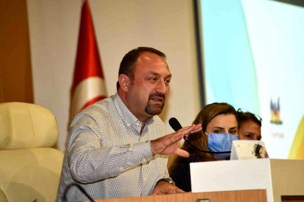 Gümrükçü\'den Köyiçi çıkışı: "Rant çetelerine izin vermeyeceğiz"
