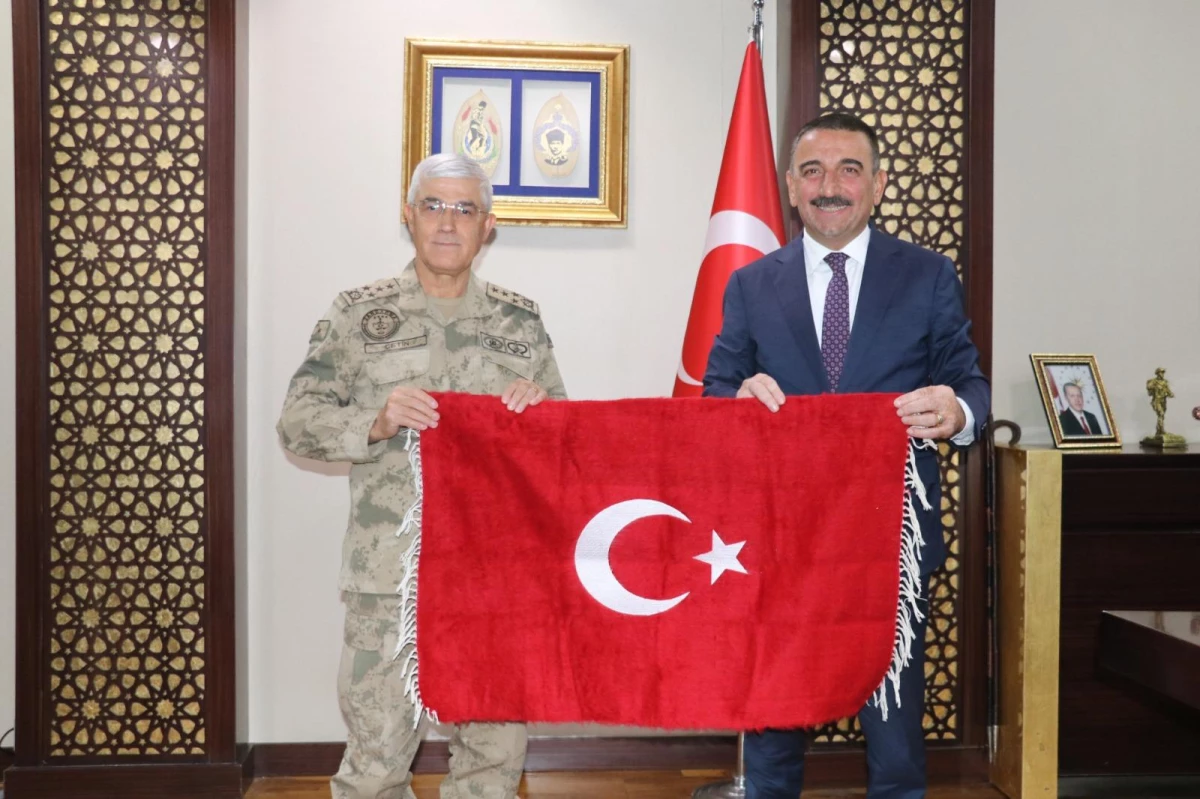 Jandarma Genel Komutanı Orgeneral Çetin, Siirt Valiliğini ziyaret etti