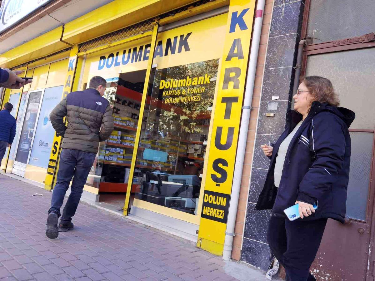 Kanada\'dan Bursa\'ya gelen kadını 500 bin lira dolandırdılar