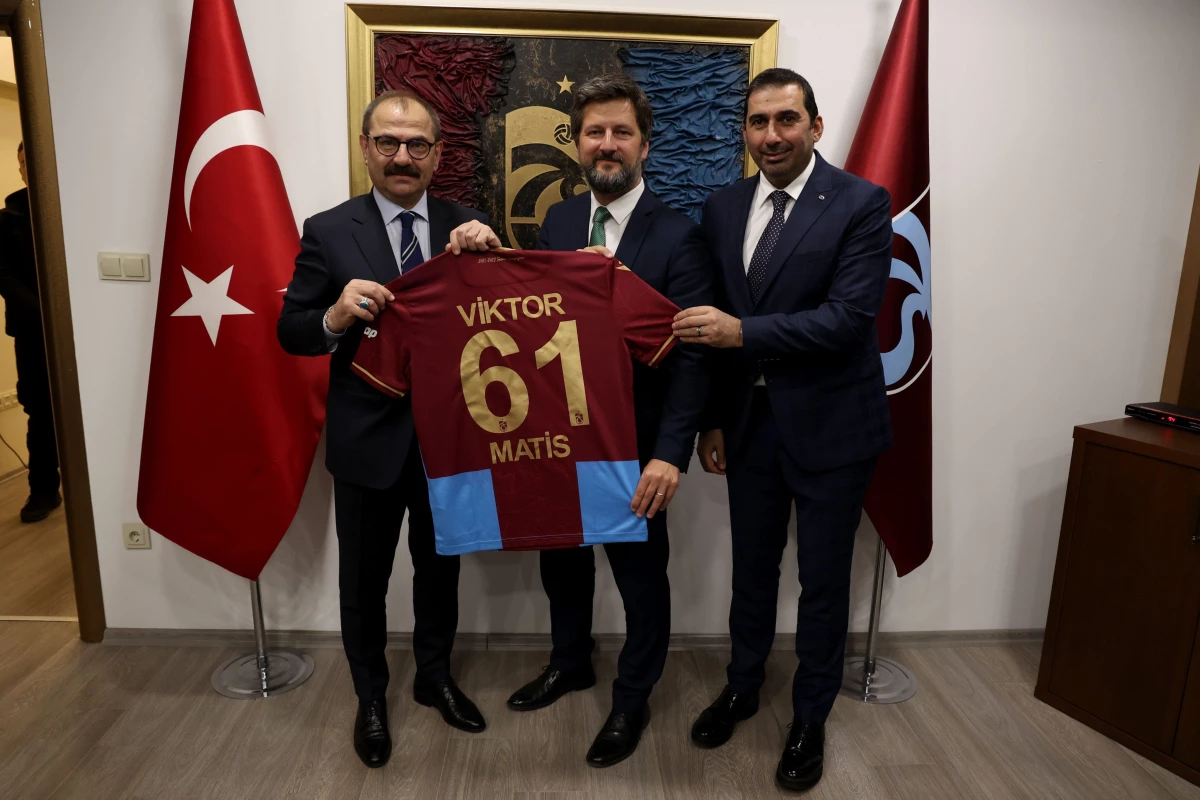 Macaristan\'ın Ankara Büyükelçisi Viktor Matis\'ten Trabzonspor\'a ziyaret