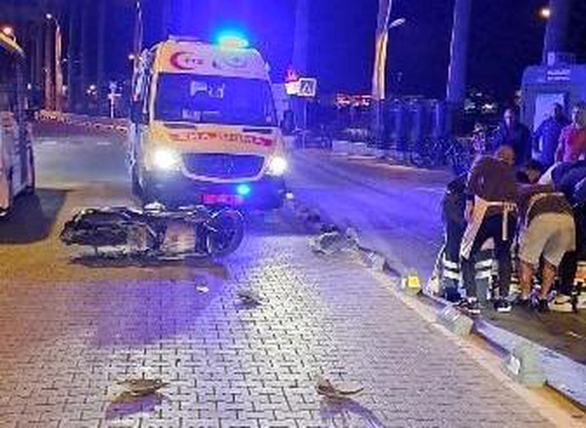 Marmaris\'te motosiklet kazasında zabıta komiseri yaralandı