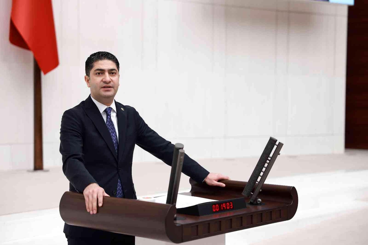 MHP\'li Özdemir: "Azerbaycan\'ın sevinci sevincimiz, hedefi hedefimizdir"