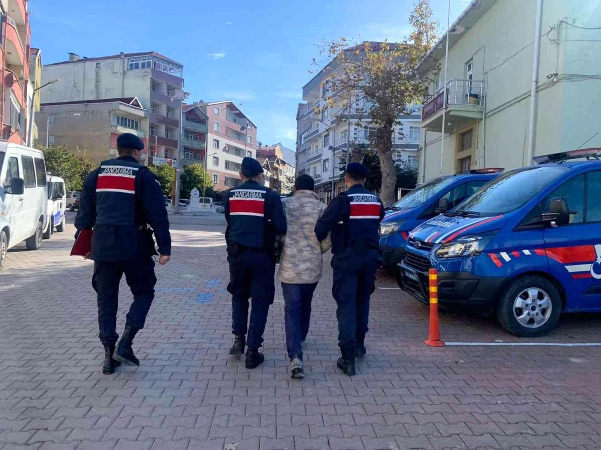 Sinop\'ta aranan 4 hırsızlık şüphelisi tutuklandı