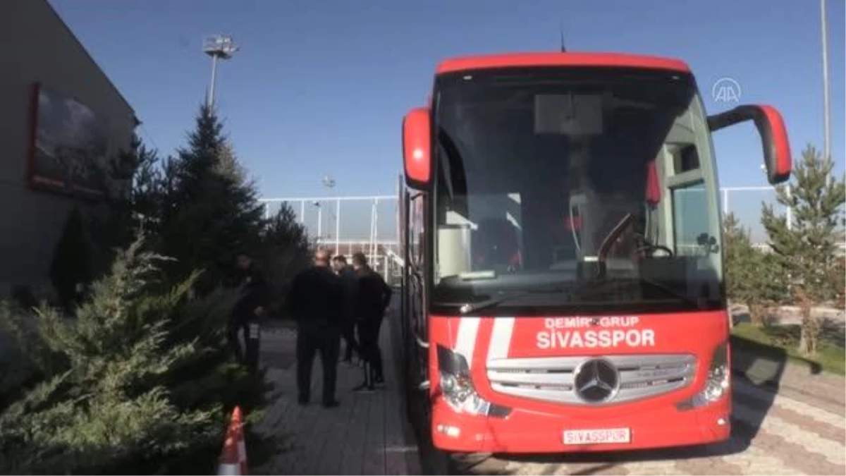 Sivasspor, Slavia Prag maçı için Çekya\'ya gitti