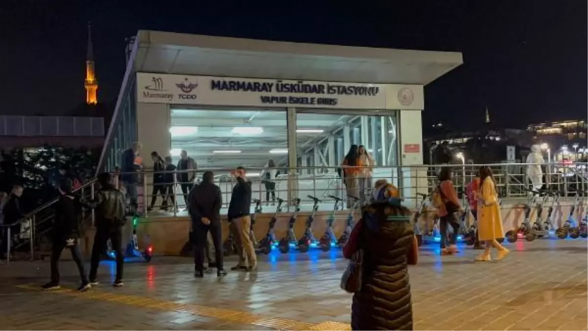 Üsküdar Marmaray İstasyonu\'nda yolcu alımına başlandı, seferler normale döndü(2)