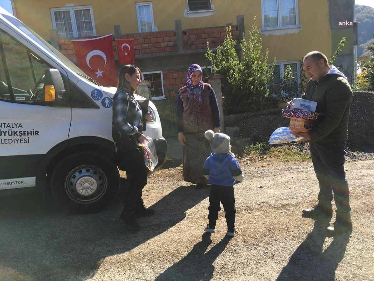 Antalya Büyükşehir, Bartın\'da Yaraları Sarmaya Çalışıyor