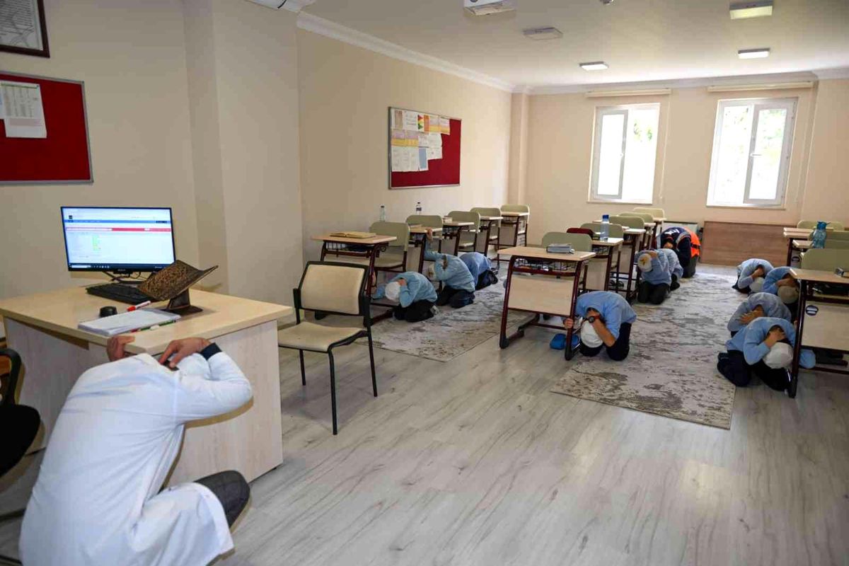 Asrın felaketini yaşayan şehirde hayat kurtaracak tatbikat