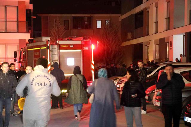 Ayrıldığı eşinin evinde kendisini yakan adam feci şekilde can verdi Ayrıldığı eşinin evinde kendisini yakan adam feci şekilde can verdi
