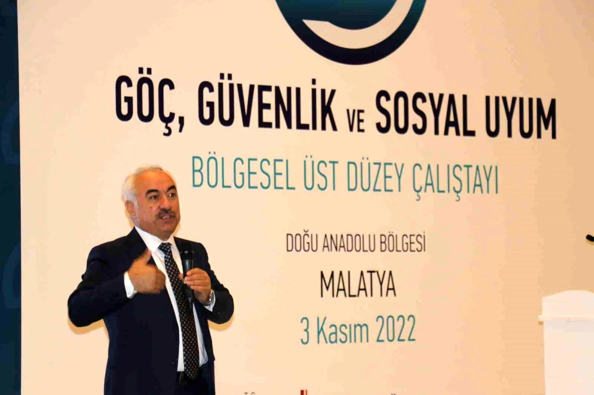 Bakan Yardımcısı Ersoy: "Biz, birilerinin yaptığı gibi Ege Denizi\'nde botlarını şişleyip, çocukları soğuk sularda ölüme mahkum edemezdik"